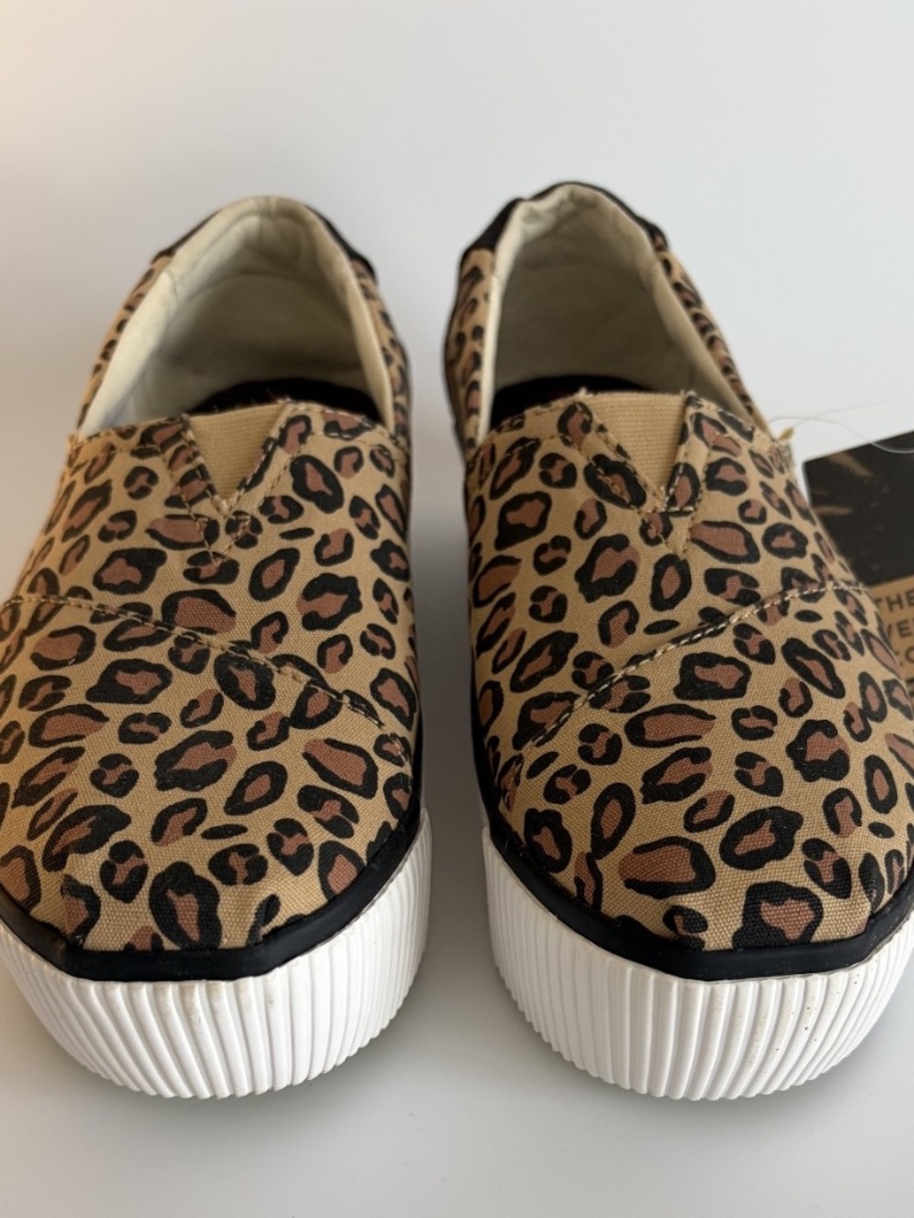 NEW TOMS Venice Collection Slip On Shoes Black Brown Animal Print Platform Sz 9